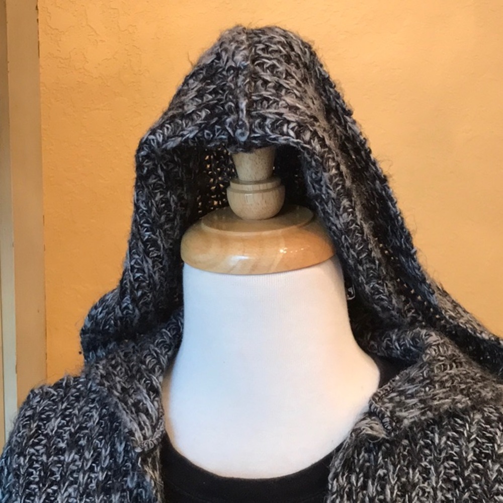 Sweater - Picture 2 of 5
